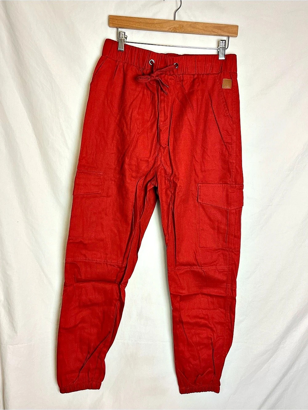 💛 Women’s Red Cargo Joggers Size XL NWT